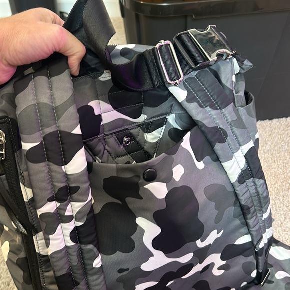 Shorty Love- Camo Large Backpack - Picture 7 of 10